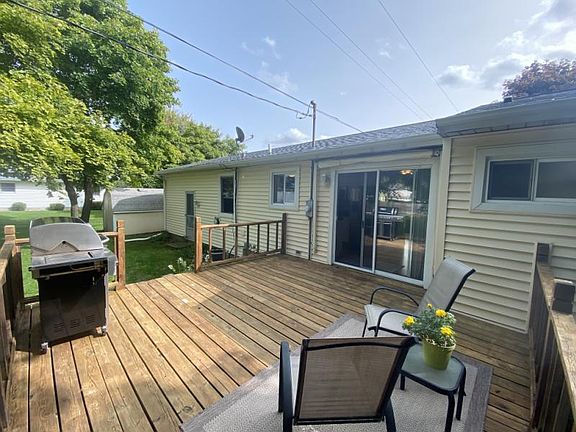 5th image of 3028 Wilson St