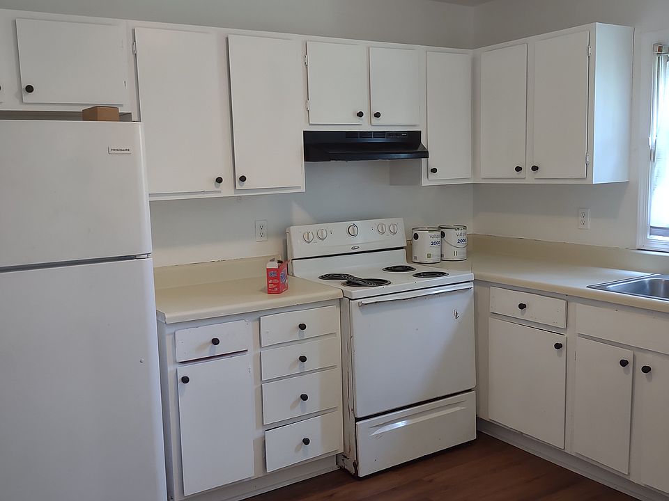 1st image of 15209 Broadwater Ct