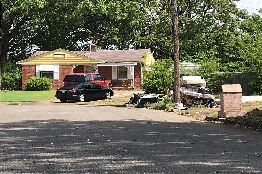 2nd image of 1537 E Dempster Ave