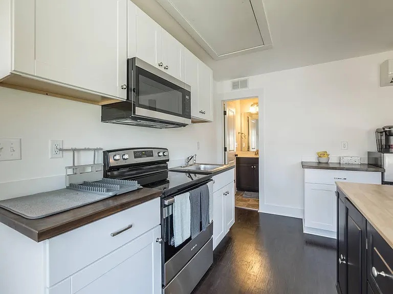 2404 Double Oaks Rd — Photo 17