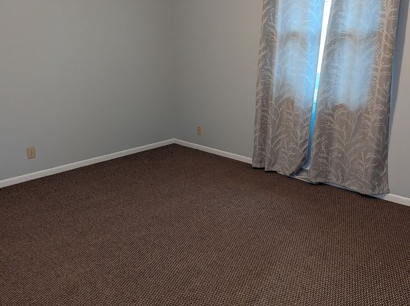 352 N Jefferson St, Zeeland, MI 49464