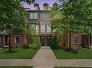 28006 Declaration Rd #11, Novi, MI 48377