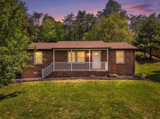 1650 Haymakertown Rd, Troutville, VA 24175