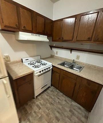 2nd image of 1000 E St #1B