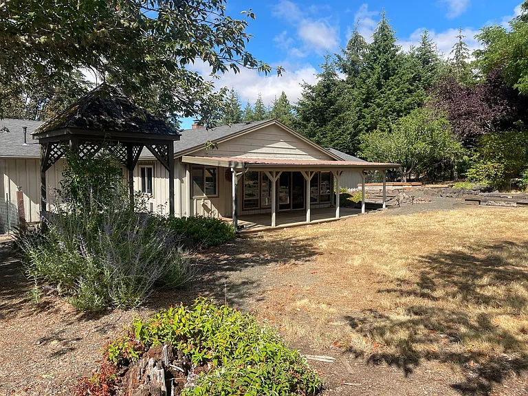18040 Highway 22 — Photo 19