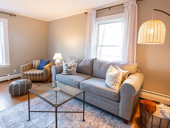 3rd image of 133 Court St Floor 2