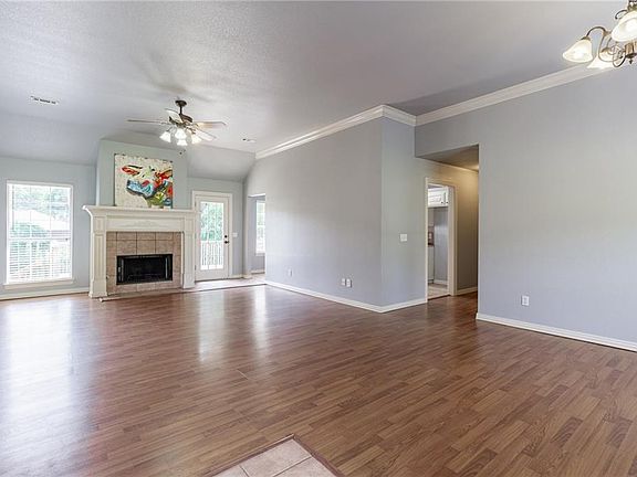 4th image of 2700 Drexelwood Dr