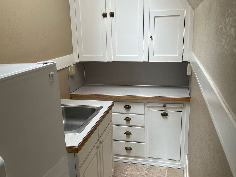 1st image of 601 Capitol Way S