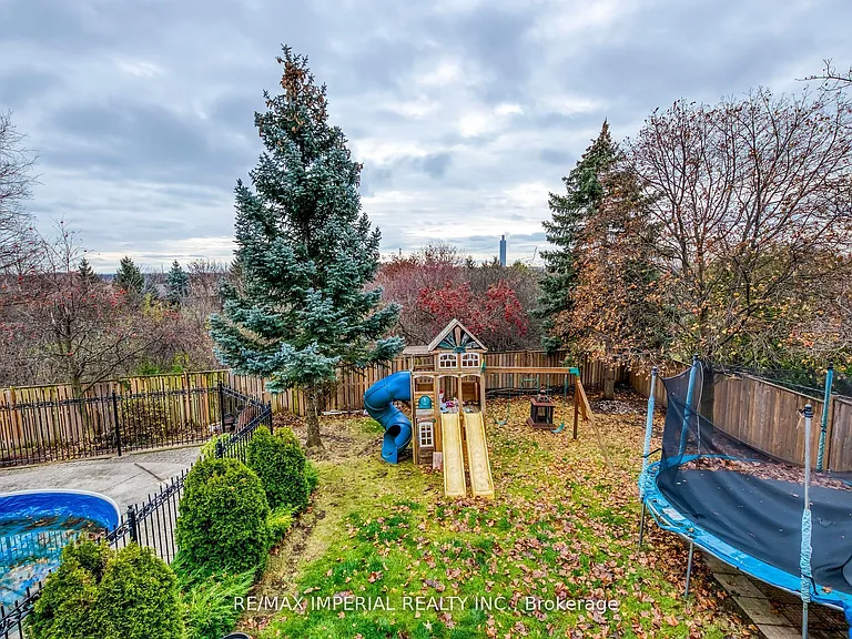 2800 Huntingdon Trl S — Photo 28