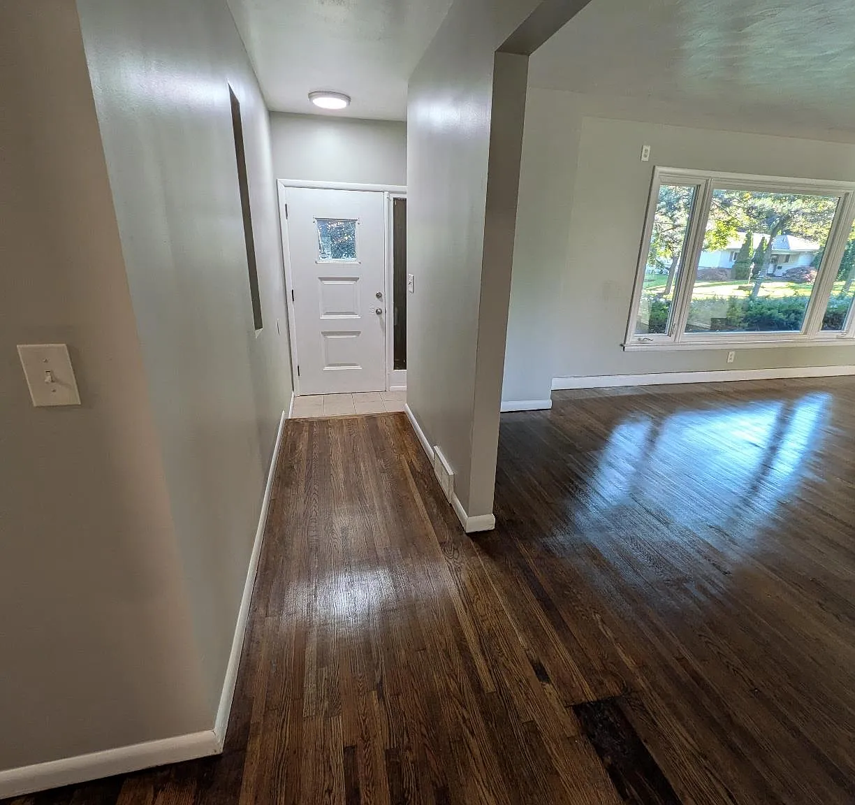 3 bed, 1.5 bath, 1394 sqft, $2,300 — Photo 3