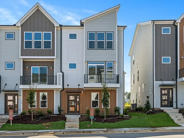 2136 Big Falls Dr, Wendell, NC 27591