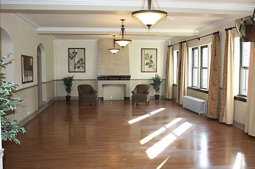1st image of 6731 S Jeffery Blvd APT 309