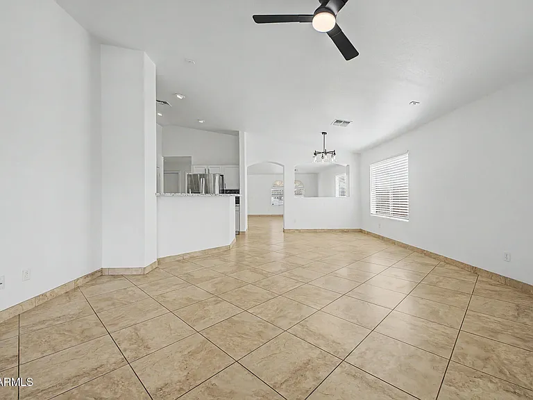 15337 W Poinsettia Dr — Photo 9