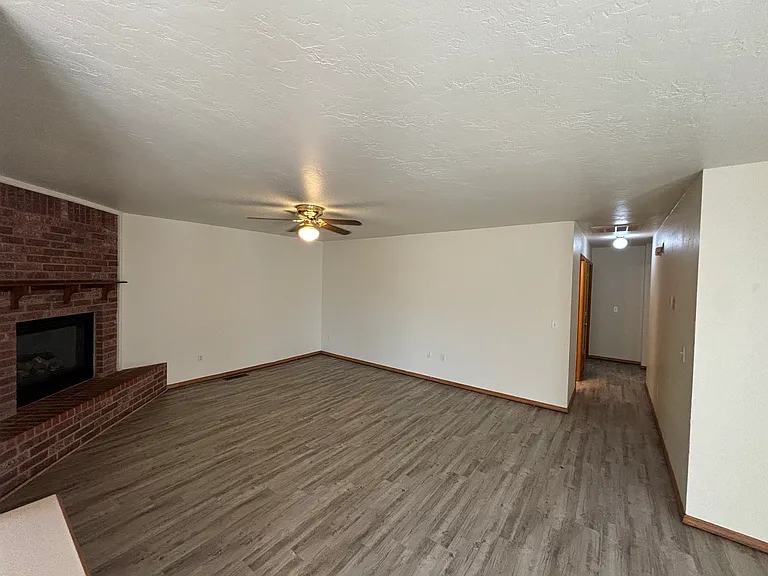 103 W Husband Ct — Photo 6