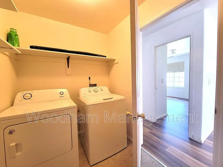 3026 W Villard St #F — Photo 16