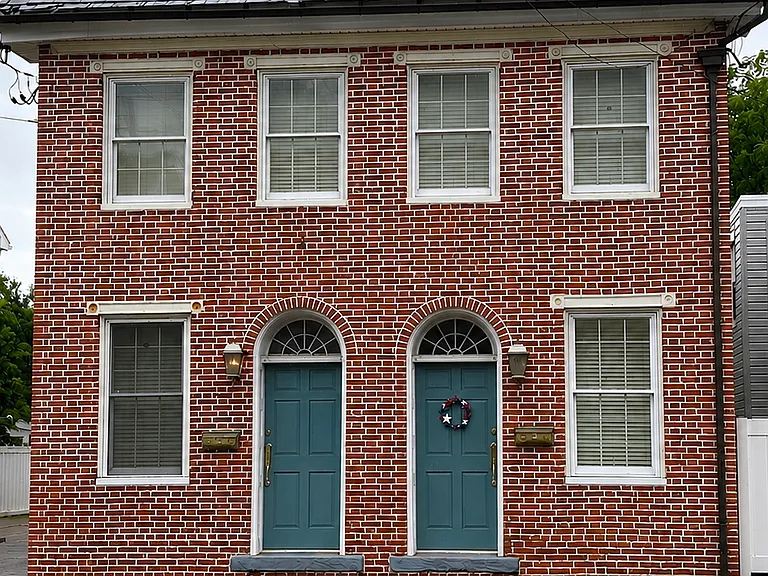 233 E Main St — Photo 2