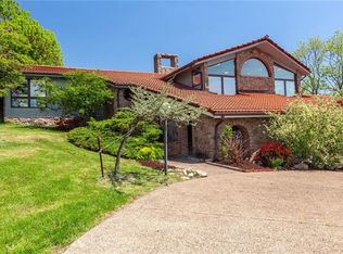 625 Floral Hill Dr, Washington, PA 15301