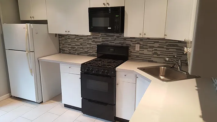 Rented by Rapid Realty Cobble Hill | media 22