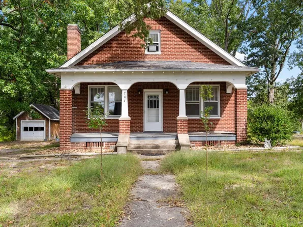 704 Lynchburg Ave, Brookneal, VA 24528