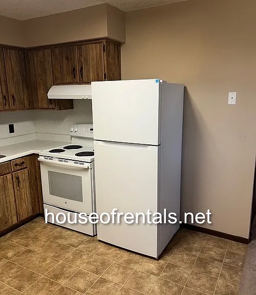 703 Rusty Ln — Photo 1