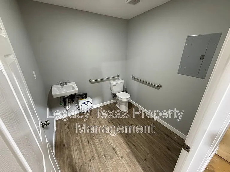 1475 E Renfro St #113 — Photo 6
