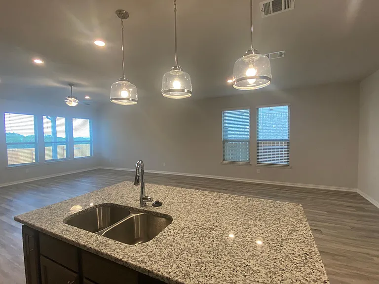 609 Silent Creek Cv — Photo 13