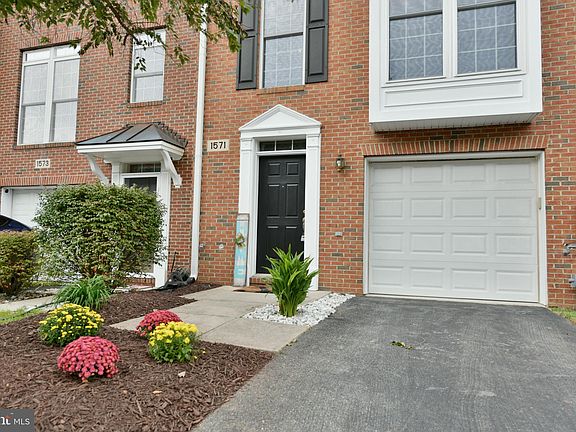 2nd image of 1571 Hallwood Ct