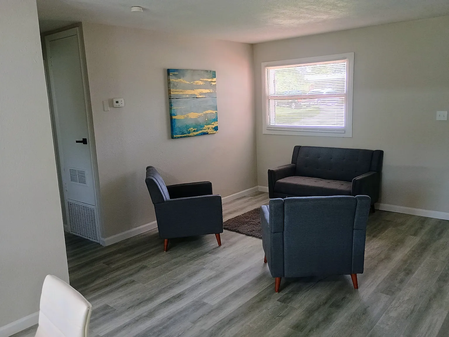 3 bed, 1008 sqft, $2,150 — Photo 3