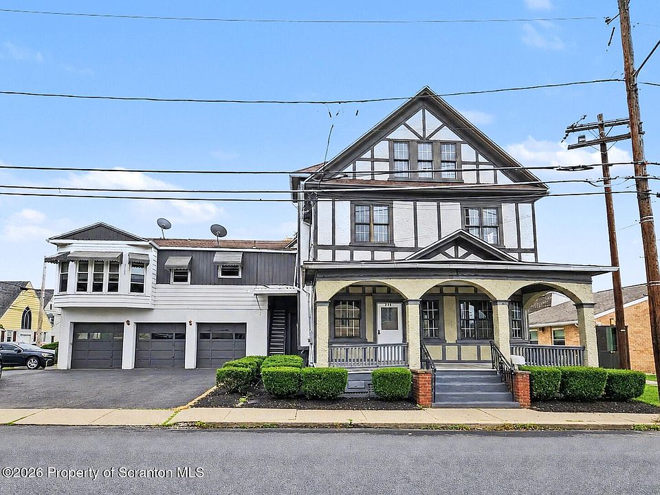 1st image of 211 Grant St