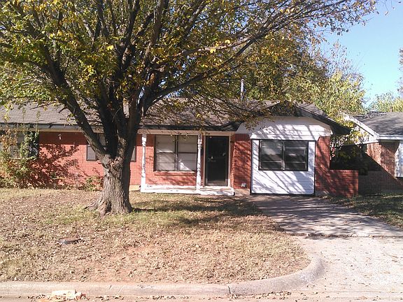 5th image of 229 S Irving Dr