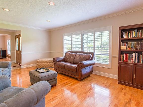 3rd image of 676 Riverpark Cir