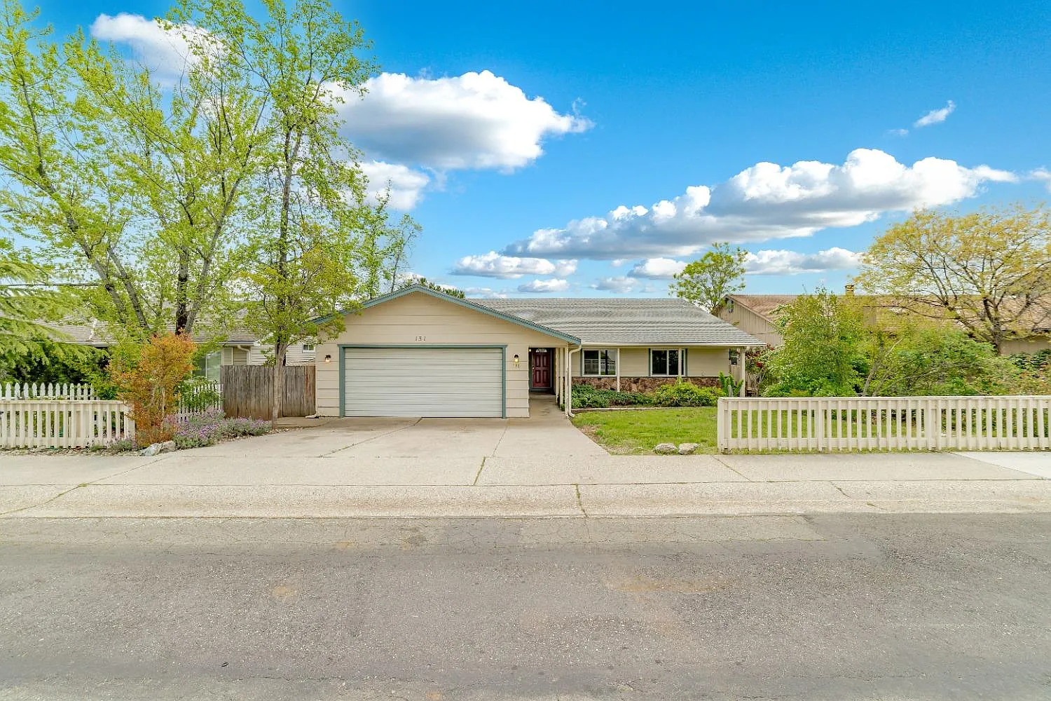 131 Arcadia Dr photo 1