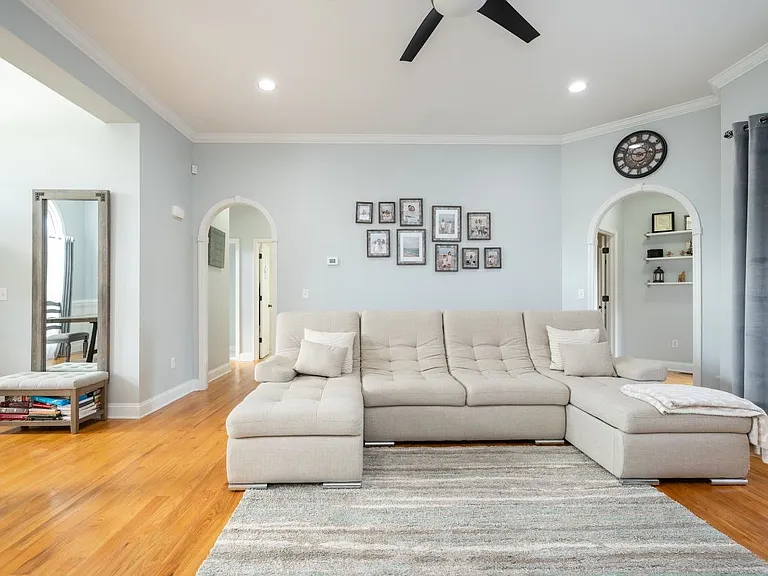 111 Roundstone Dr — Photo 15