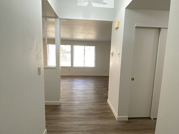 5th image of 1600 NE Hollow Tree Ln
