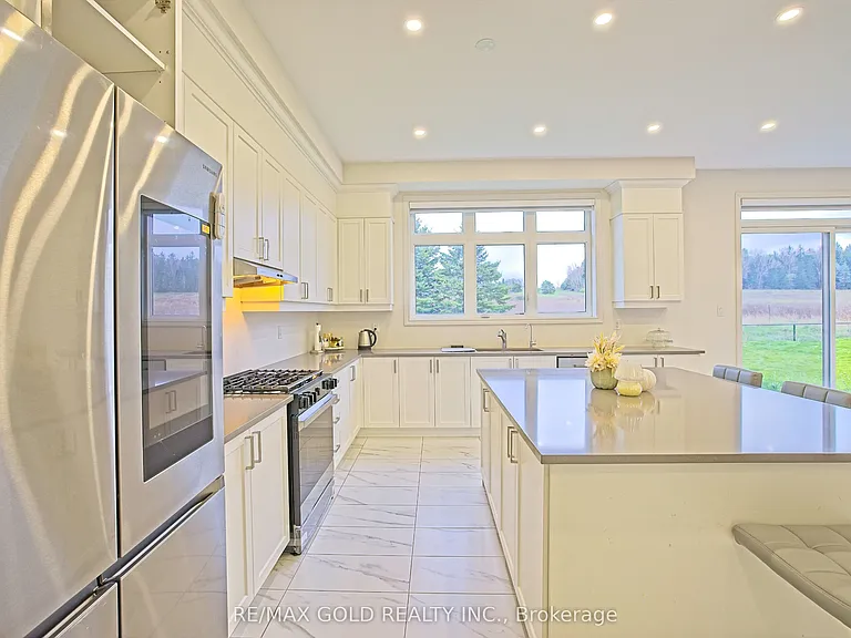 19 Marigold Blvd — Photo 18