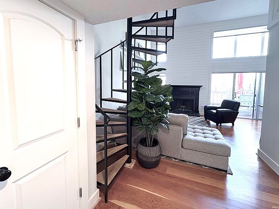 4th image of 9444 S Lake Ridge Dr