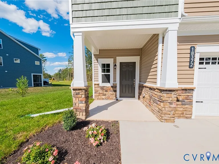 18372 Palisades Ct — Photo 2