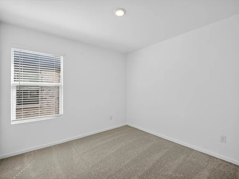 2509 Guineas Ln — Photo 12