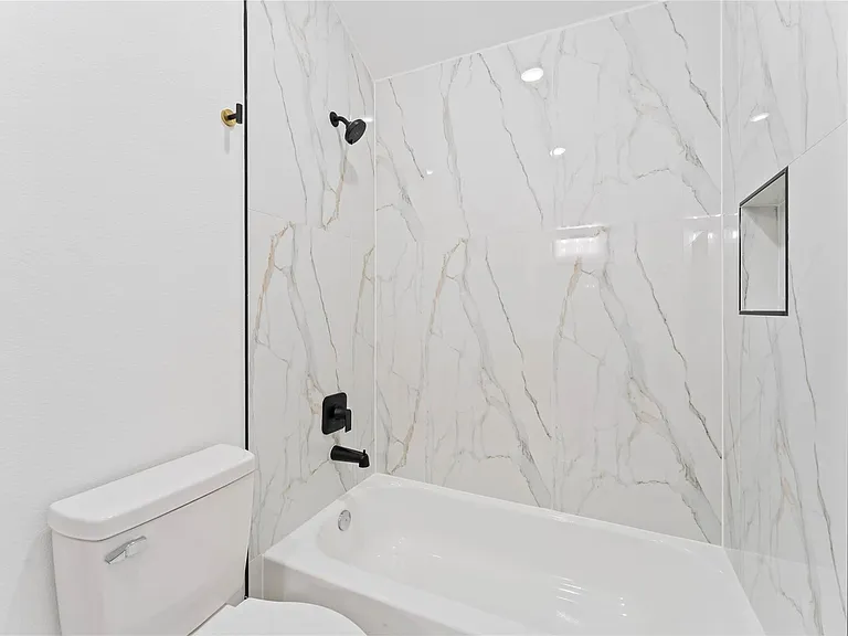 9001 Nyssa St #B — Photo 25