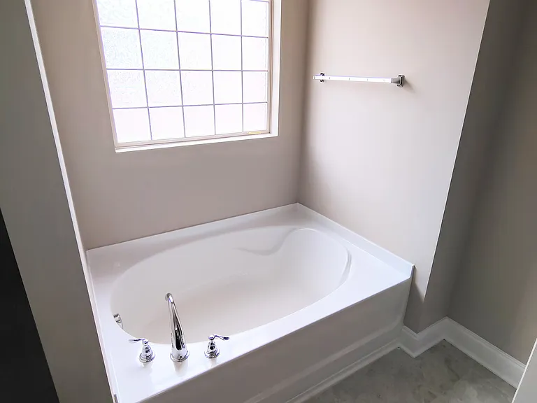 5001 Laughing Brook Ln — Photo 15