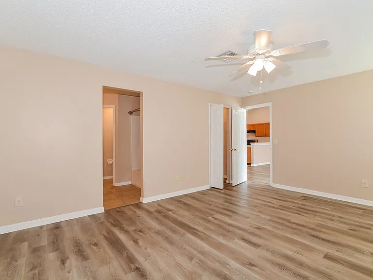 310 Country Lakes Cir — Photo 9