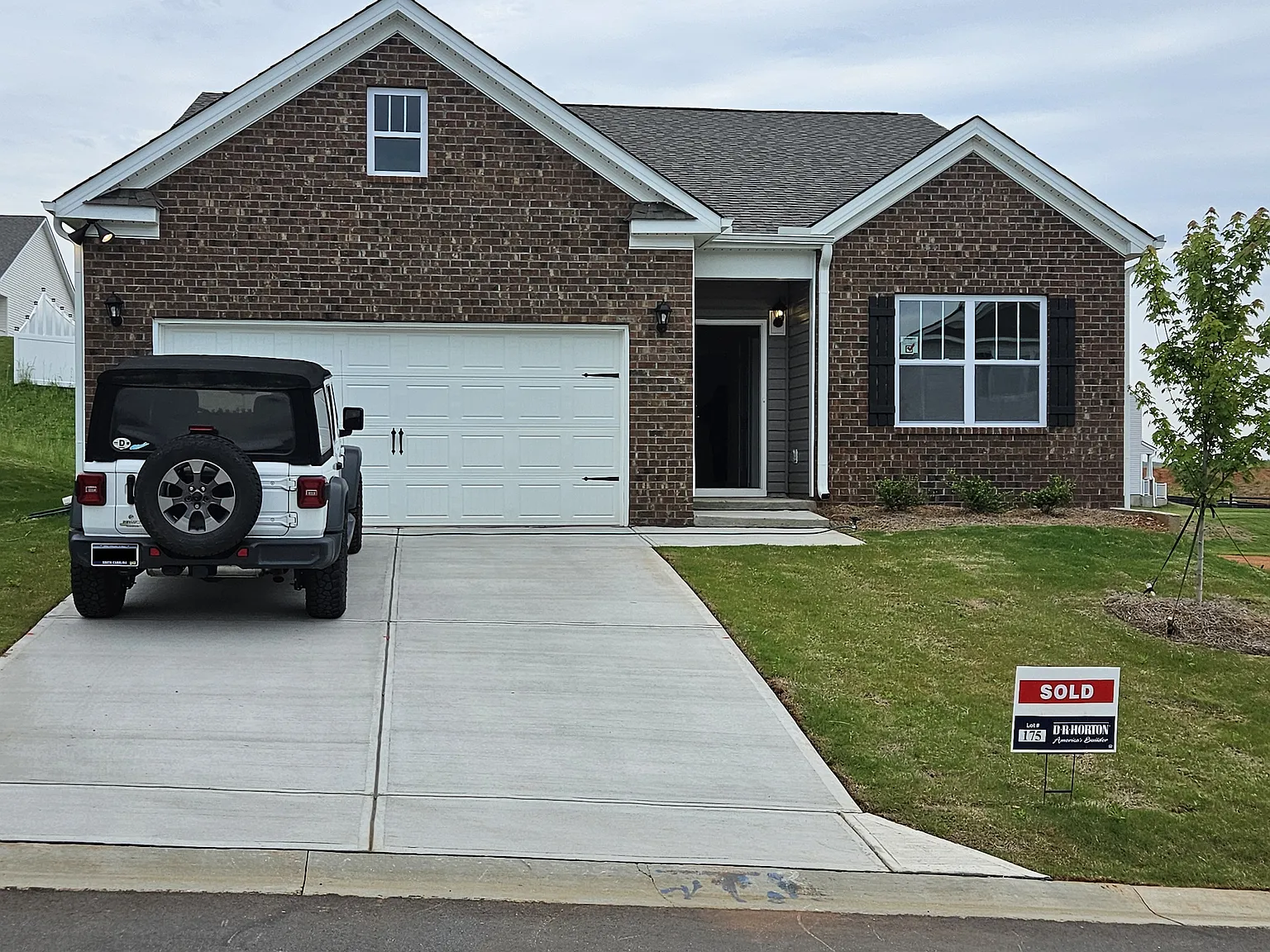3 bed, 1559 sqft, $1,975 — Photo 3