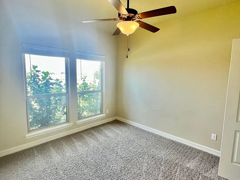 7114 Presidents Dr — Photo 24