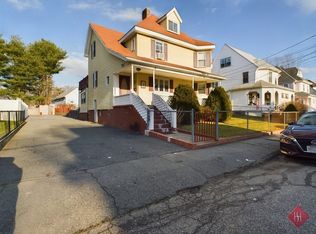 18 Newcomb Pl, Taunton, MA 02780