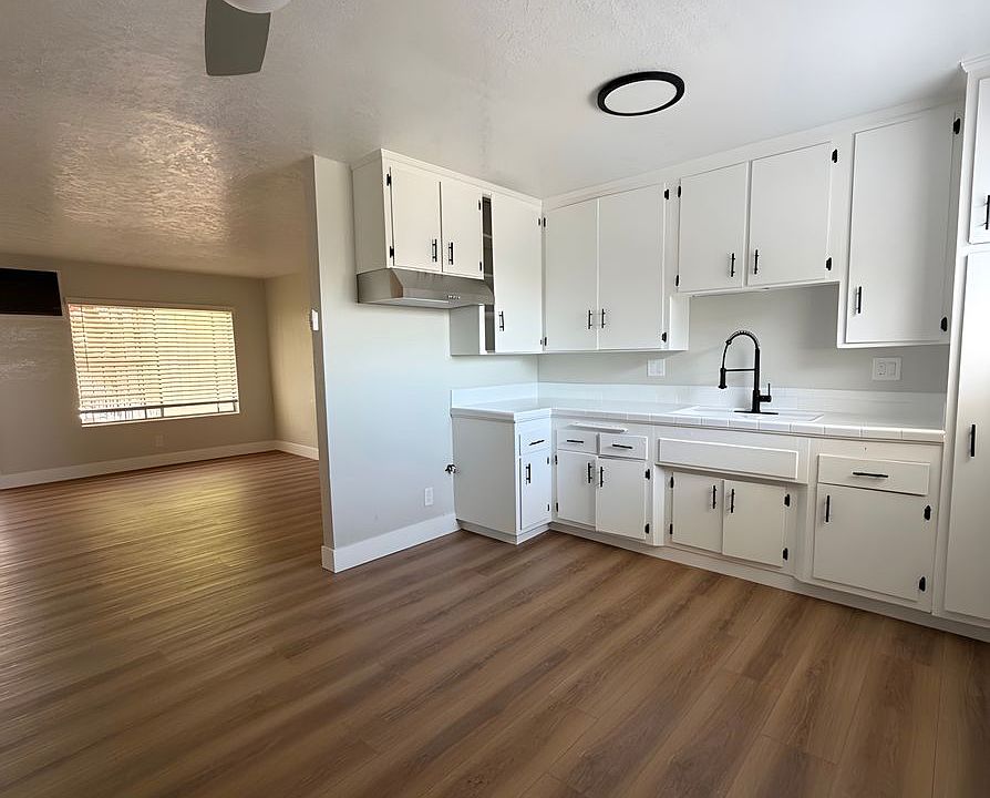 1st image of 5261 Huntington Dr N APT 5