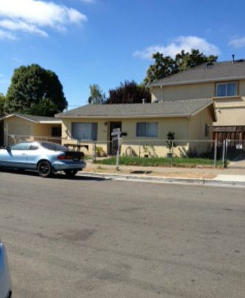 2nd image of 1555 Sanborn Ave