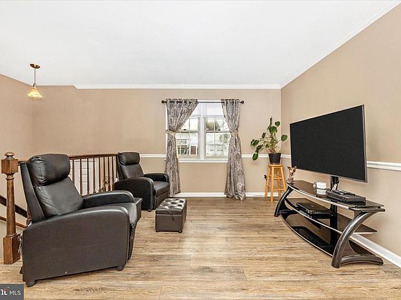 2nd image of 274 Longford Dr