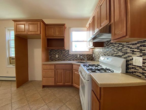 2nd image of 399 Union St #2LL