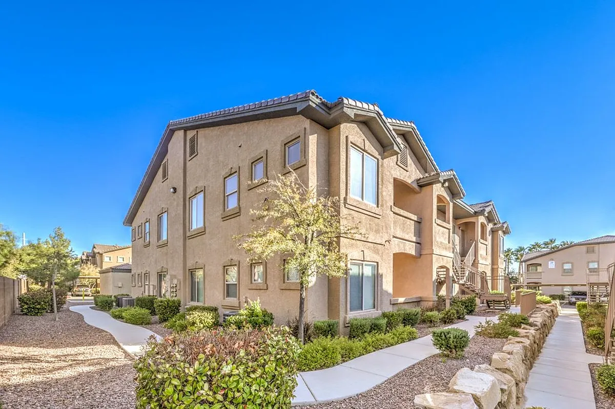 Building Photo - 8985 S Durango Dr #2095