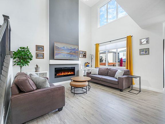 111BLUFF33_09152025